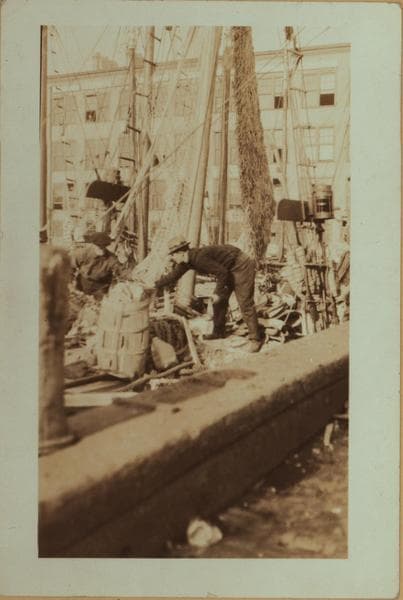 Fulton fish market - [East River Pier No.18 - North dock.], 1923–1934
