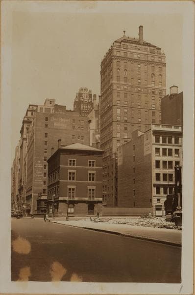 Manhattan: 5th Avenue - 39th Street, 1932