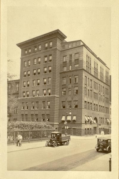 Manhattan: 15th Street - Livingston Place