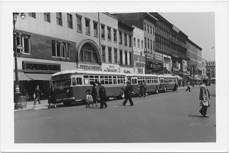 Fulton Street at Bond Street, to Northeast, Brooklyn, 1942-05-13