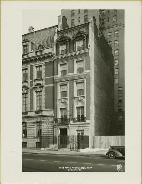 Fifth Avenue #1046 east side, 1944-12-22