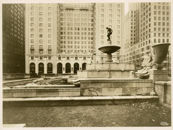 Statues - Pulitzer Fountain - East 59th Street - Fifth Avenue, 1932