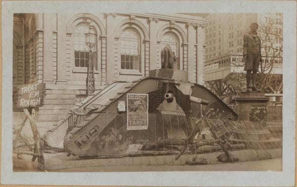 Manhattan: City Hall Park - [Liberty Loan Bell in City Hall Park.], 1918