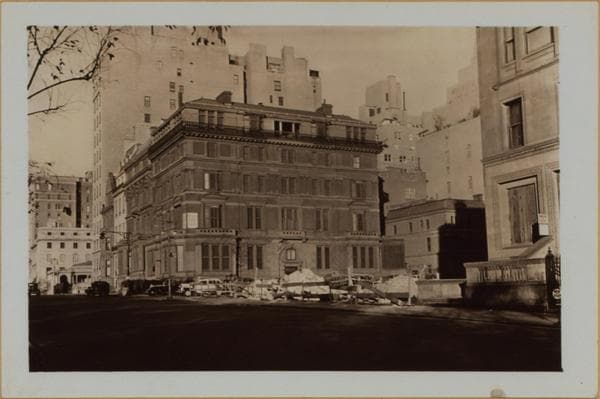 Manhattan: 5th Avenue - 69th Street, 1939