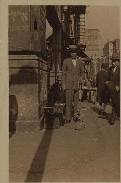 Occupations - Peddlers - Miscellaneous merchandise., 1927–1934