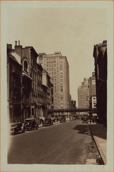Manhattan: Waverly Place - Christopher Street, 1933