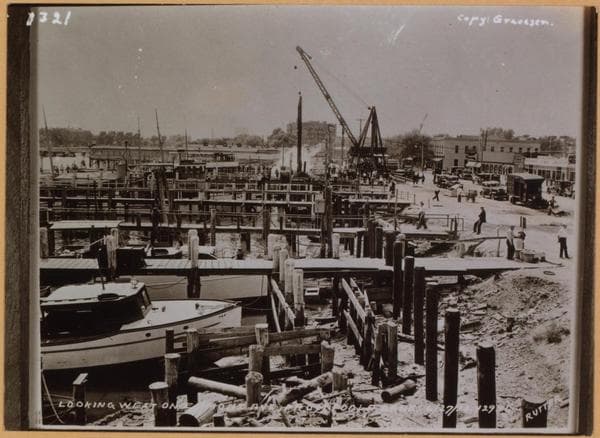 Brooklyn: Emmons Avenue - Sheepshead Bay Road, 1932–1934