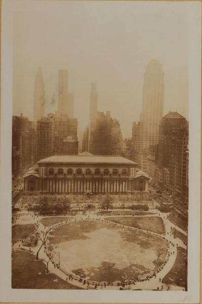Manhattan: 5th Avenue - 40th Street, 1930