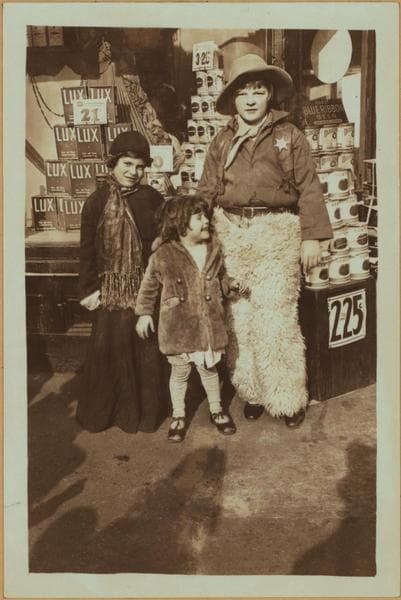 Thanksgiving ragamuffins, No.40-42., 1933