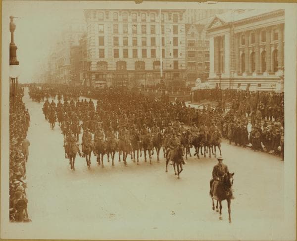 Celebrations - Parades - Municipal events - World War I - [Squadron "A" returns from the border.], 1919