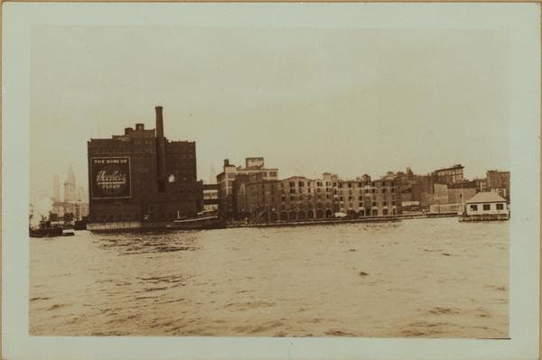 East River - Shore and skyline of lower Manhattan - South Ferry - Williamsburg Bridge - Broome Street - Manhattan Bridge., 1931–1935