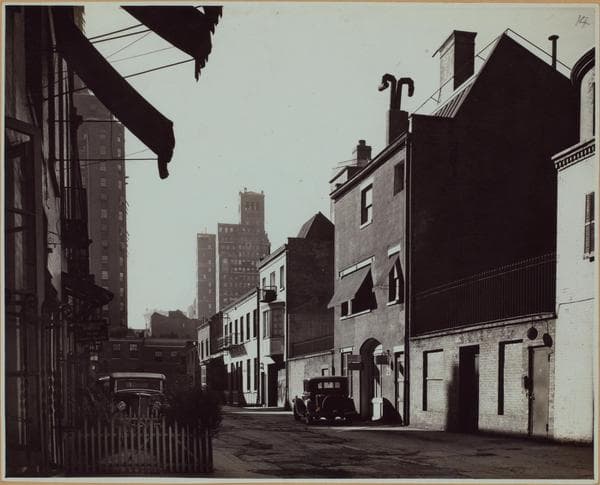 Manhattan: MacDougal Alley - MacDougal Street, 1939