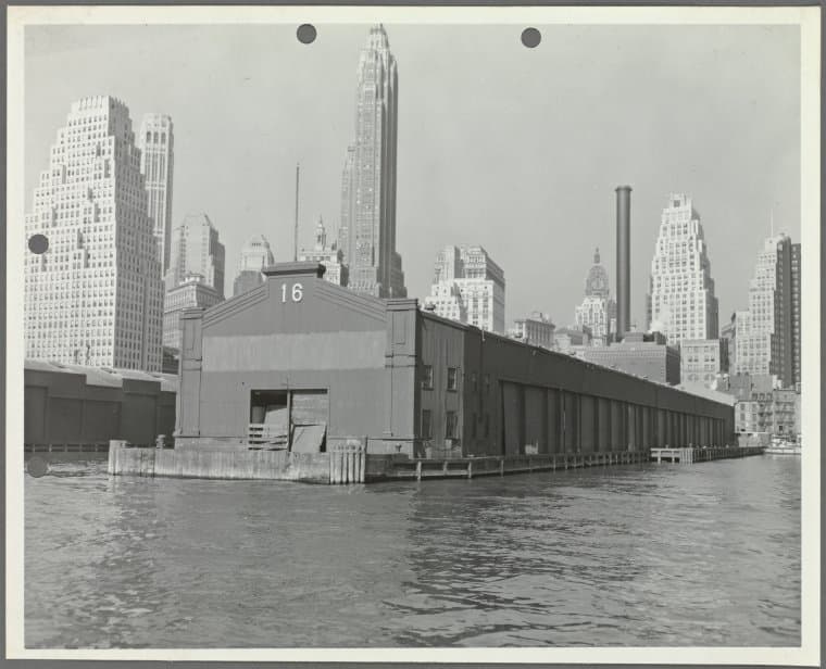 Pier 16, East River], 1951