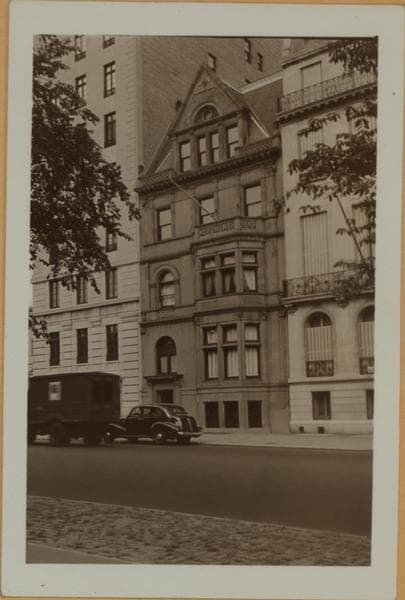 Manhattan: 5th Avenue - 69th Street, 1939