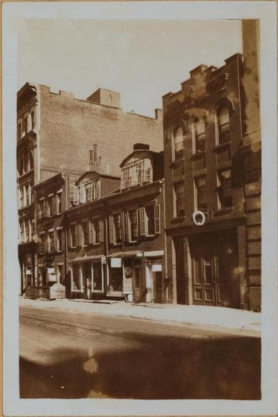 Manhattan: Christopher Street - Gay Street, 1932–1933