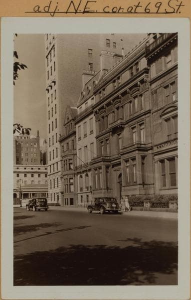Manhattan: 5th Avenue - 69th Street, 1939
