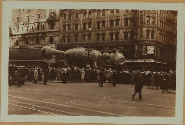 Celebrations - Parades - Municipal events - Macy's Thanksgiving Parade., 1931