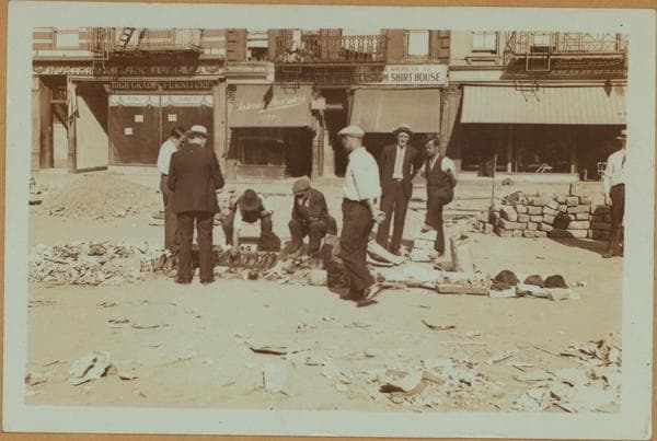 Occupations - Peddlers - Clothing., 1933–1935
