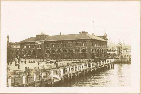 Manhattan: Battery Park - U.S. Barge Office - Ellis Island Building.