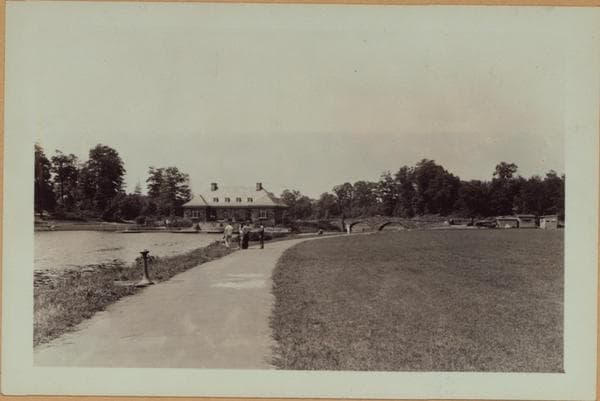 Richmond: [Staten Island] - Clove Lakes Park - Clove Lake - Boat house., 1936