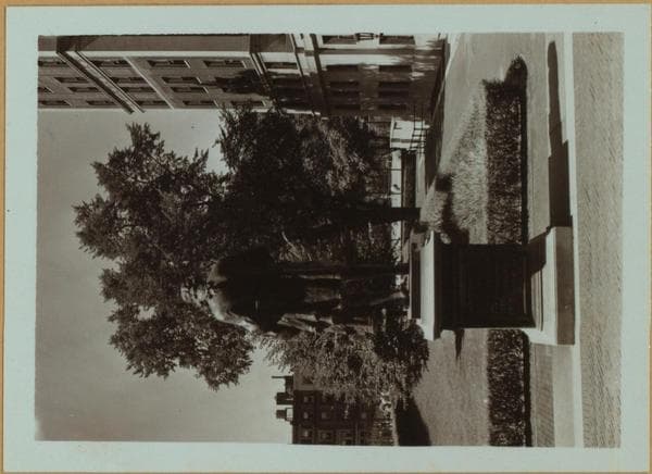 Colleges and Universities - Columbia University Plaza - [Furnald Hall - House for Widows of Philosophy - Low Library - Old House - School of Journalism - School of Mines - Earl Hall for Business.], 1939–1940