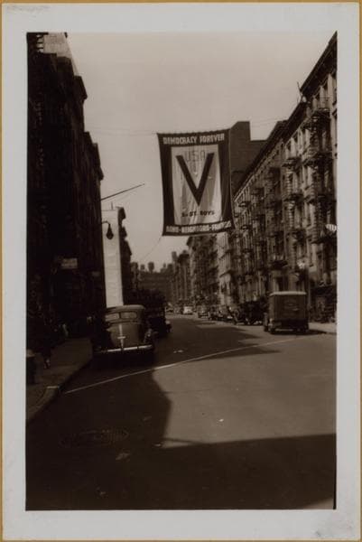 Manhattan: 5th Street - 1st Avenue, 1942