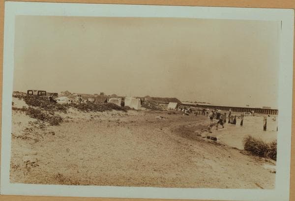 Islands - Barren Island - Dyke for new airport fill - [Rockaway Pier.], 1931