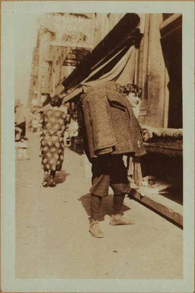 Occupations - Peddlers - Clothing., 1929