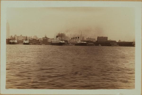 North (Hudson) River - Shore and skyline - Manhattan - [Midtown skyline between 14th and 59th Streets.], 1929–1931