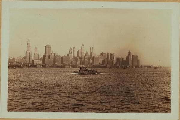 North (Hudson) River - Shore and skyline - Manhattan - Battery - 14th Street - [Bank of Manhattan - Irving Trust Company - Singer Manufacturing Company - Woolworth Building.], 1930–1933
