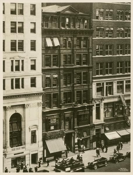 489 Fifth Avenue - (41st Street-42nd Street)