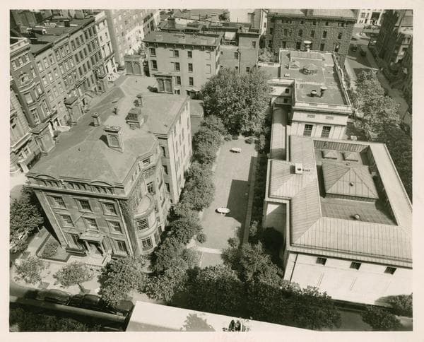Madison Avenue (East 36th Street - East 37th Street)