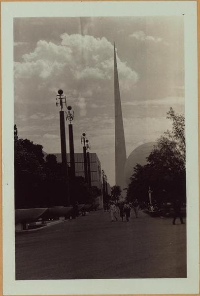 Queens: Flushing Meadow Park - New York World's Fair of 1939-40 -[Perisphere and Trylon symbolizing American Democracy.], 1939