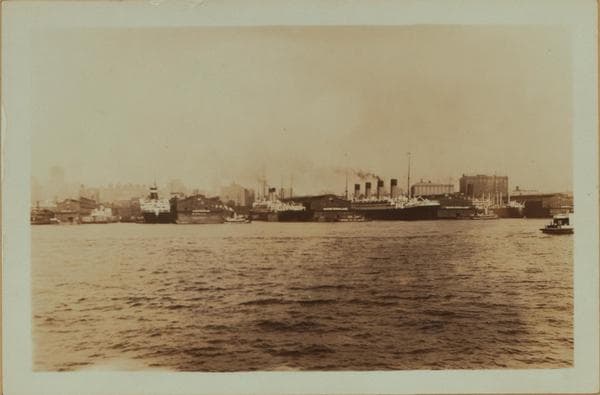 North (Hudson) River - Shore and skyline - Manhattan - [Midtown skyline between 14th and 59th Streets.], 1929–1931