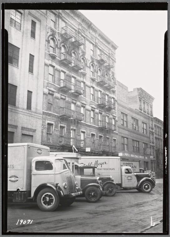 Tenements & warehouses; J. Popeil Wholesale Grocer: 160-172 E. 127St-Lexington Av-3rd Av?, Manhattan, 1938