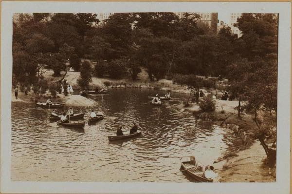 Manhattan: Central Park - The Pond., 1933