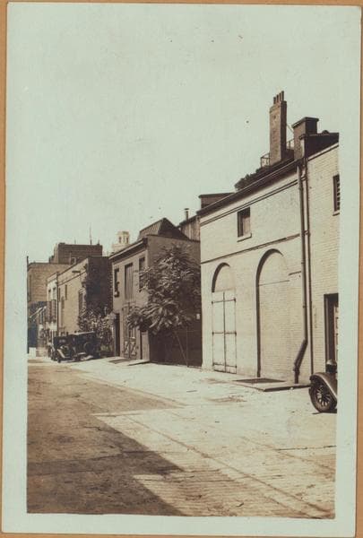 Manhattan: MacDougal Alley - MacDougal Street, 1933