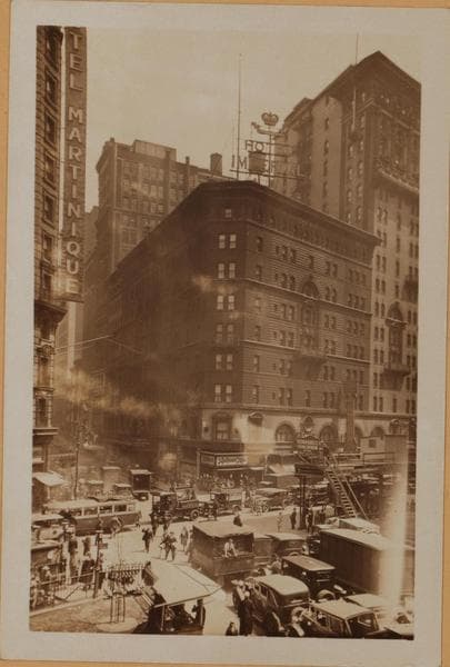 Manhattan: Broadway - 32nd Street, 1929
