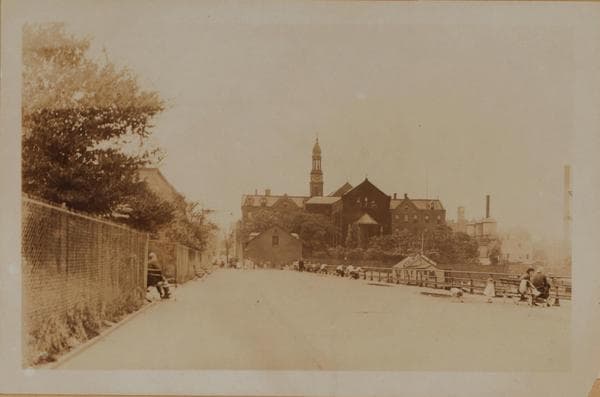 Manhattan: Carl Schurz Park - Promenade; House of The Good Shepherd; United States Volunteer Life Saving Corps., 1925–1927