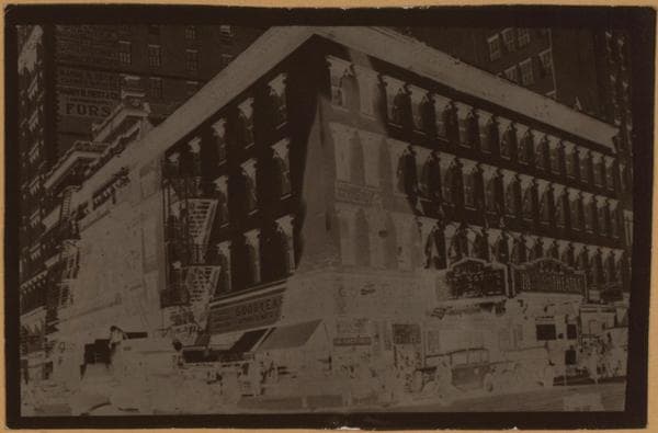 Manhattan: Broadway - 28th Street, 1932–1935