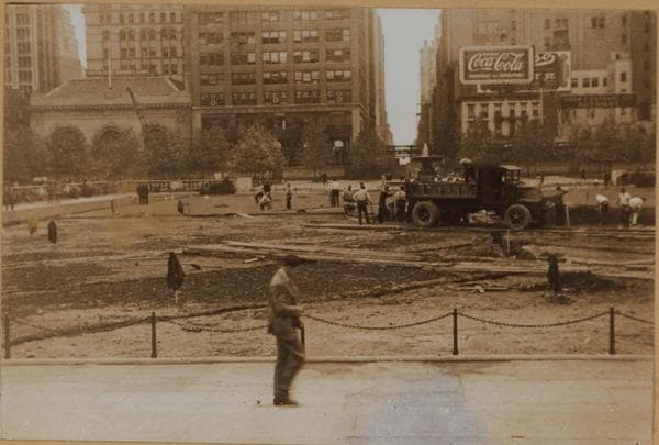 Manhattan: 6th Avenue - 40th Street, 1916–1936