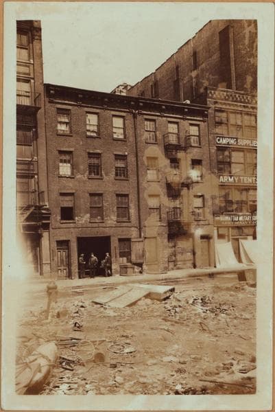 Manhattan: Water Street - Pike Slip, 1934