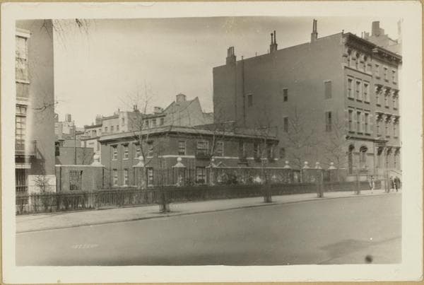 Manhattan: 5th Avenue - Washington Square North, 1931–1933