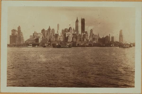 East River - Shore and skyline of lower Manhattan - South Ferry - Williamsburg Bridge - Battery Park - John Street., 1929–1932