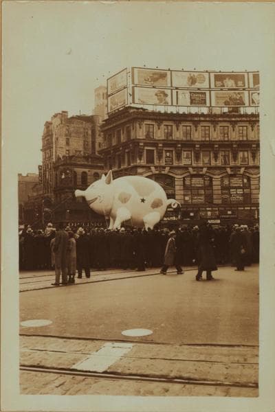 Celebrations - Parades - Municipal events - Macy's Thanksgiving Parade., 1933