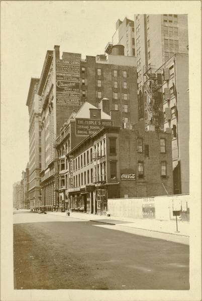 Manhattan: 15th Street - Broadway, 1933