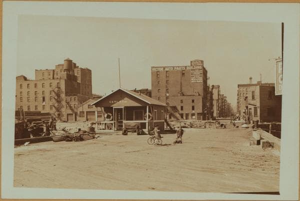East River - Manhattan - Pier 50 - East Street - Rivington Street - [United States Volunteer Life Saving Corps.]., 1936