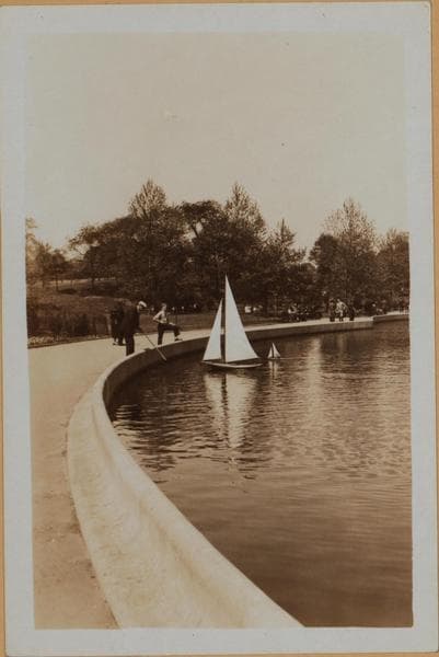 Manhattan: Central Park - Sailboat pond., 1933