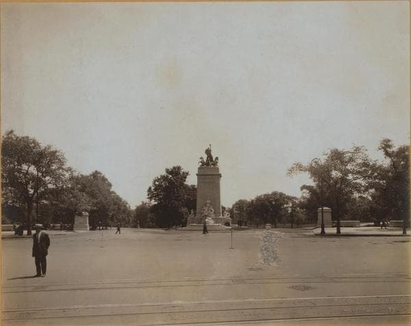 Manhattan: Central Park entrance at Columbus Circle., 1913