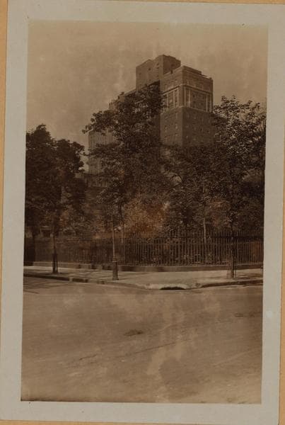 Manhattan: Gramercy Park North - Gramercy Park (East), 1927–1928